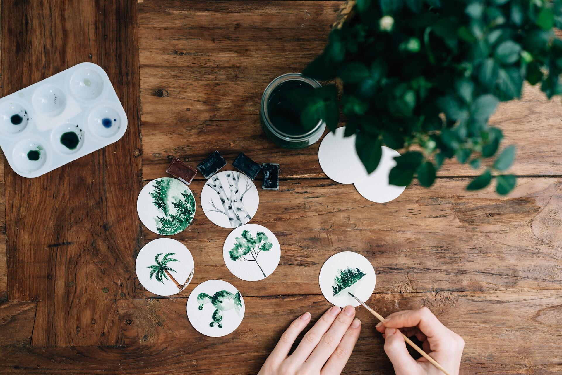 Painting on circular papers