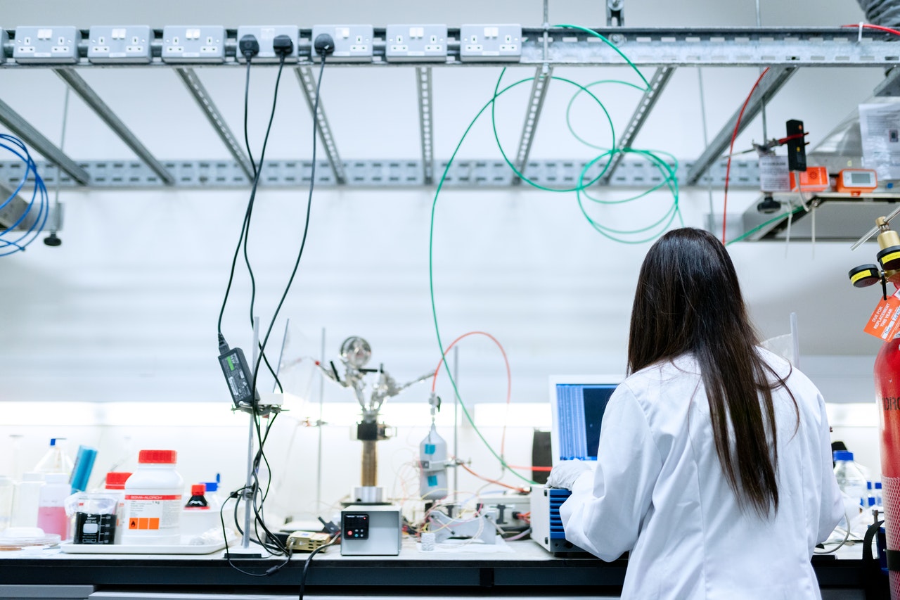 Woman working in a laboratory