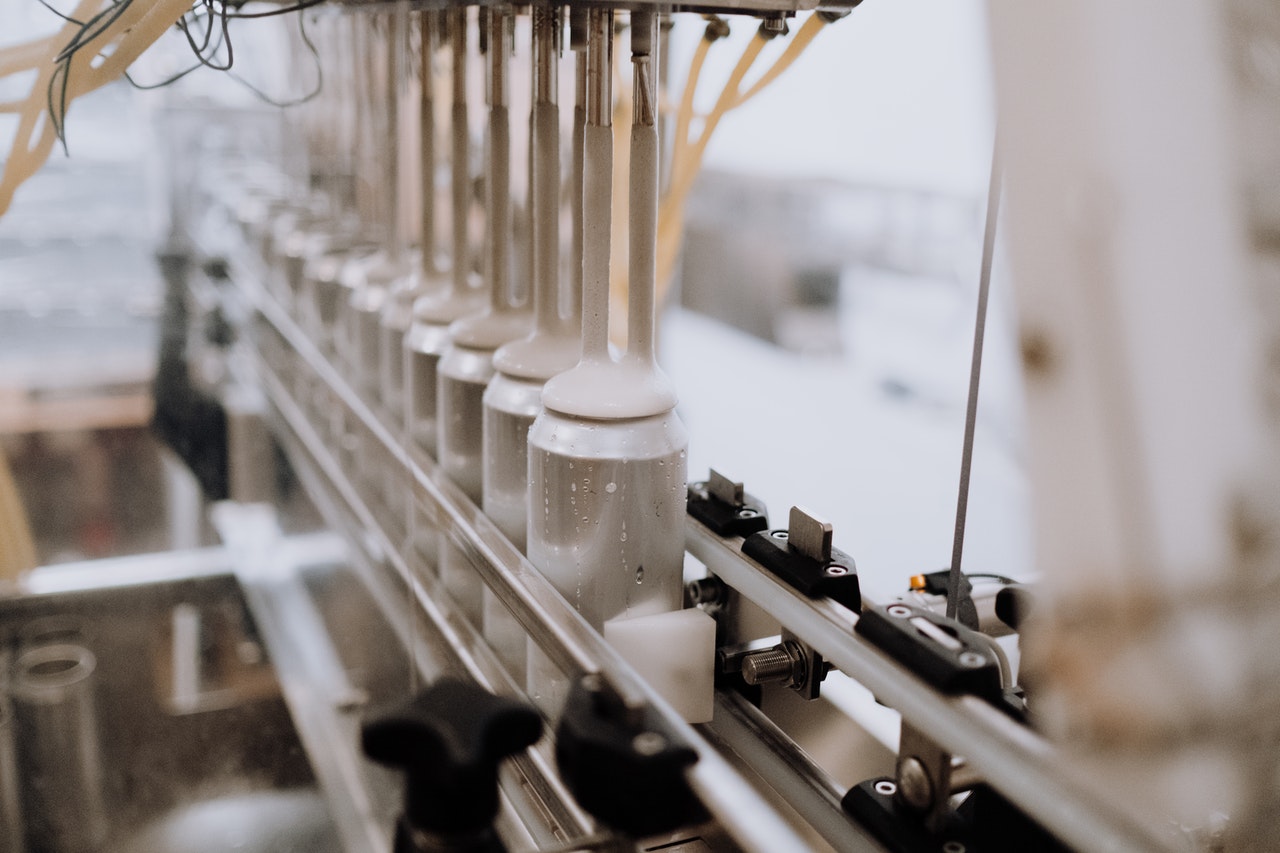 Filling beer cans on production line